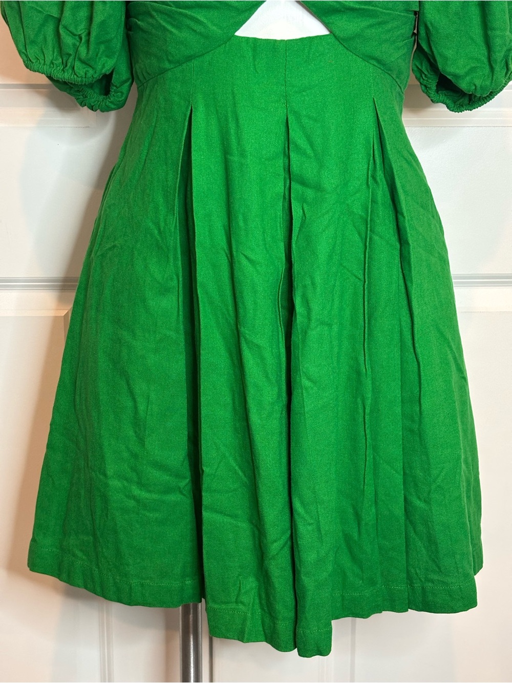 NWT House of Harlow 1960 Green Linen Blend Puff Sleeve Ring Detail Dress S - Picture 5 of 10